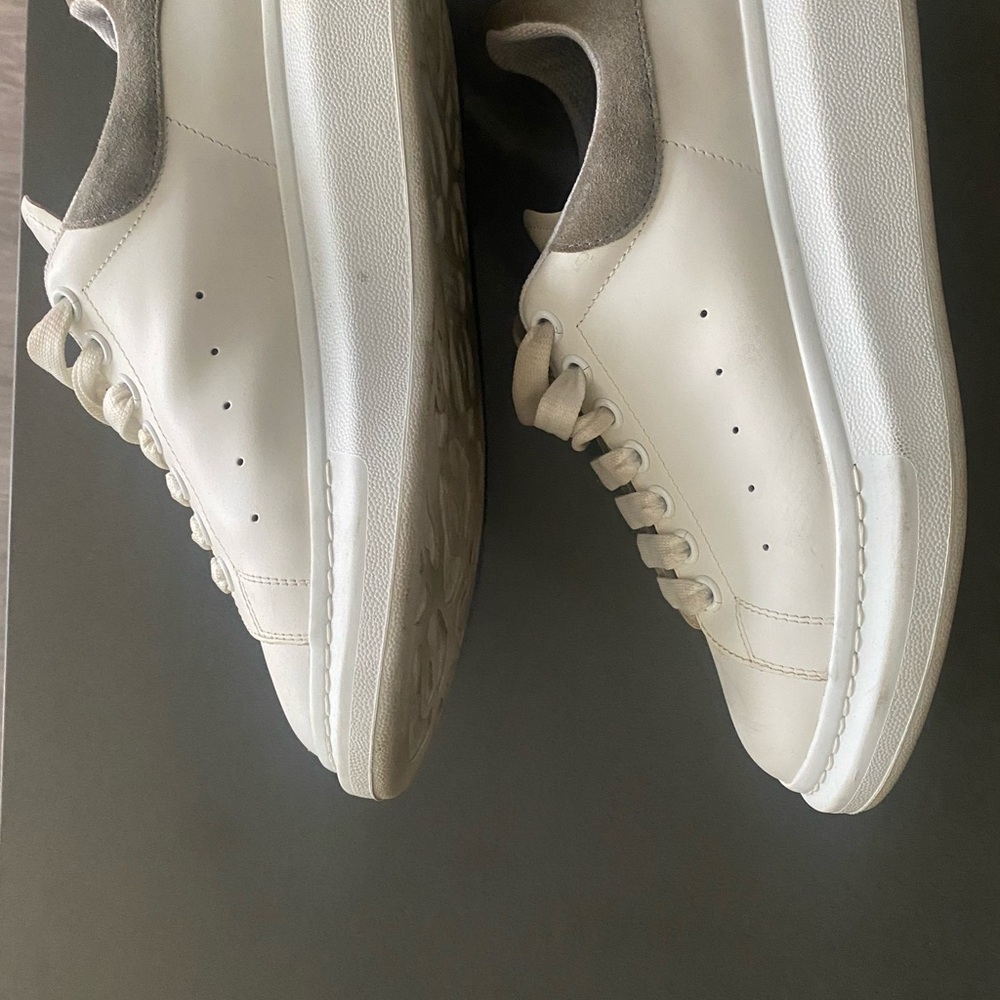 Alexander McQueen size 10 White and Gray Sneakers